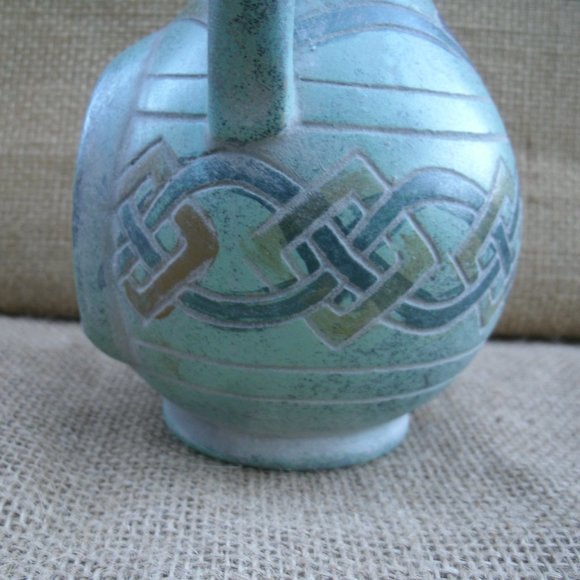 Vintage Celtic Knotwork Pottery Jar Candle Holder - Picture 10 of 16
